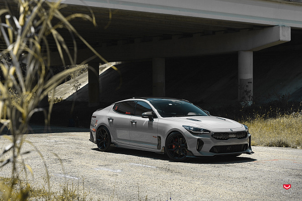 Фото дисков Vossen EVO-3 Черный глянец на Kia Stinger