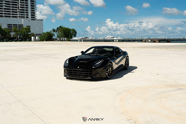 Фото дисков Anrky AN12 Черный глянец на Ferrari F12
