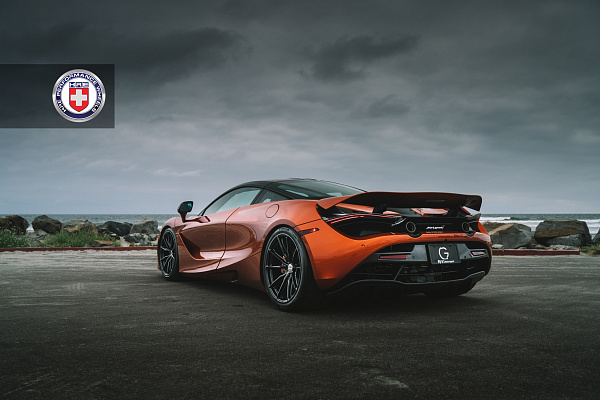 Фото дисков HRE P104SC Черный глянец на McLaren 720S