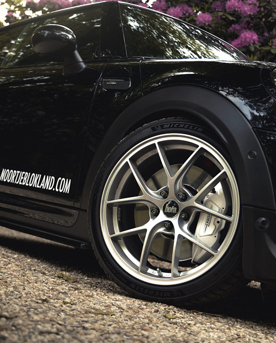 Фото дисков FLE Сатиновый лак на MINI Cooper III