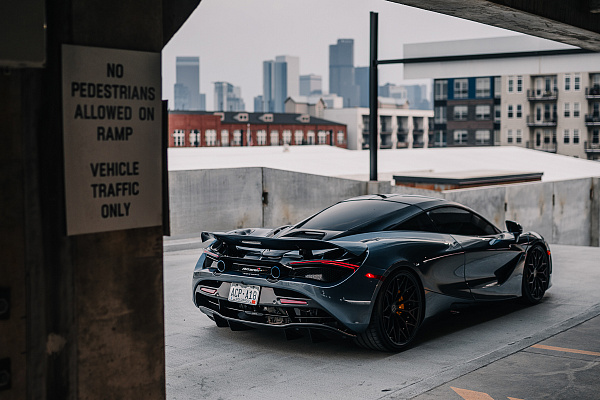 Фото дисков Brixton Forged CM6-R Черный сатин на McLaren 720S