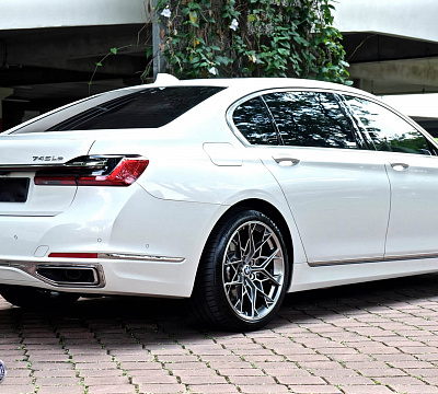 Фото дисков HRE FF10 на BMW 7 (G11/G12)