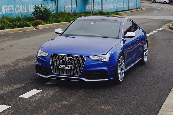 Фото дисков HRE FF01 Серебро на Audi A/S/RS 5 (8T)