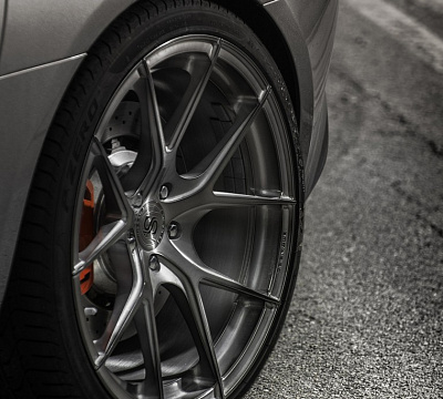 Фото дисков Strasse Wheels SM5R Deep Concave Monoblock на Mercedes-Benz AMG GT I