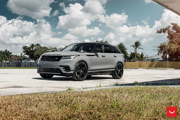 Фото дисков Vossen HF-1 Черный глянец на Land Rover Range Rover Velar