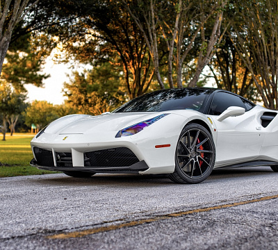 Фото дисков Savini BM15 на Ferrari 488