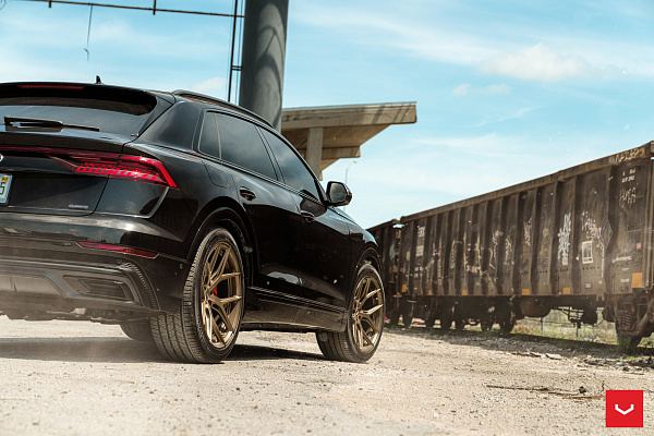 Фото дисков Vossen HF-5 Сатиновая бронза на Audi Q8