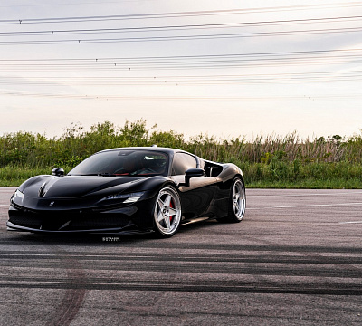 Фото дисков Strasse Wheels F5 Track на Ferrari SF90