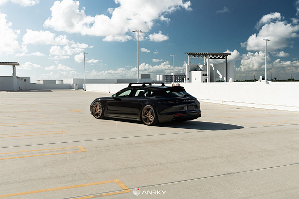 Фото дисков Anrky AN27 Сатиновая бронза на Porsche Panamera III