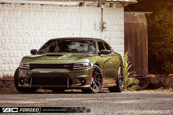 Фото дисков BC Forged HCA222 Сатиновая бронза на Dodge Charger VII
