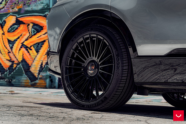 Фото дисков Vossen HF-8 Черный глянец на Cadillac Lyriq