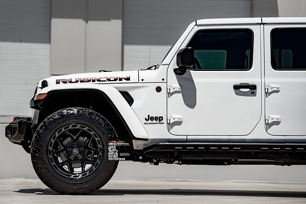 Фото дисков 4PLAY 4P55 Черный глянец на Jeep Gladiator II (JT)