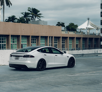 Фото дисков Vossen HF-3 на Tesla Model S