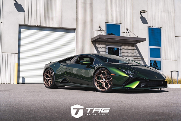 Фото дисков HRE P111SC Сатиновая бронза на Lamborghini Huracan