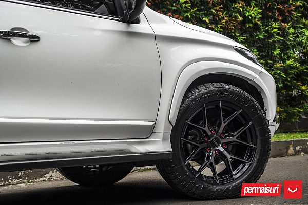 Фото дисков Vossen HF6-4 Глянцевый темный лак на Mitsubishi Pajero Sport III
