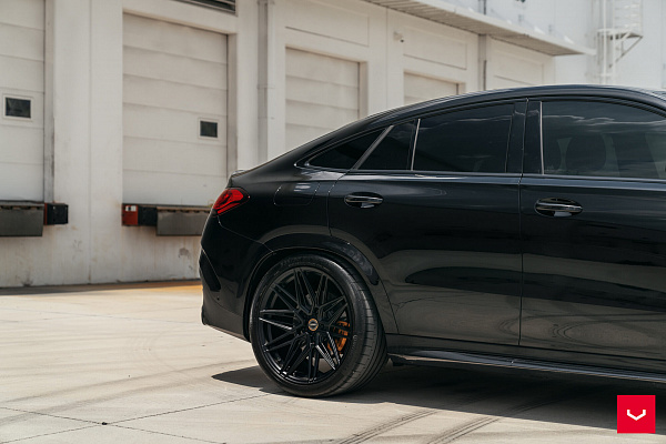 Фото дисков Vossen HF-7 Черный глянец на BMW 5/M5 (G30/F90)
