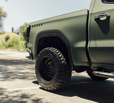 Фото дисков Black Rhino ARSENAL на GMC Sierra IV