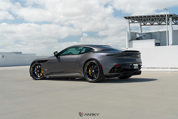 Фото дисков Anrky AN33 Черный сатин на Aston Martin DBS 3
