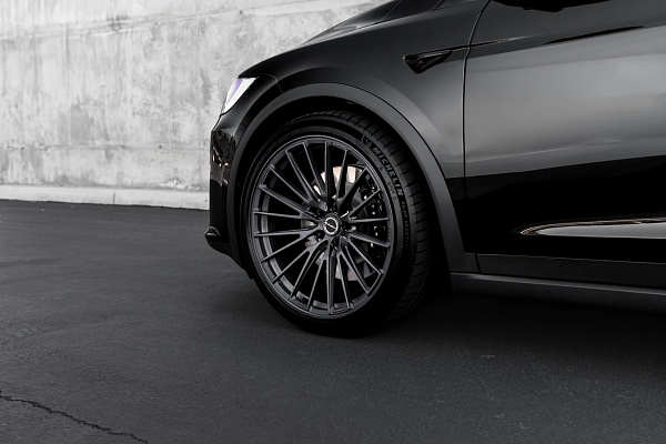 Фото дисков Brixton Forged PF20 R Сатиновый графит на Tesla Model X