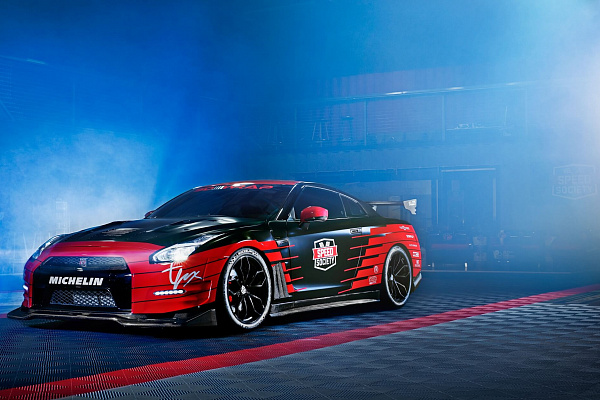 Фото дисков HRE P201 Черный глянец на Nissan GT-R