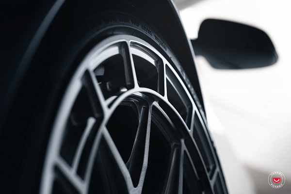 Фото дисков Vossen LC3-01 Глянцевый тонированный лак на Tesla Model X
