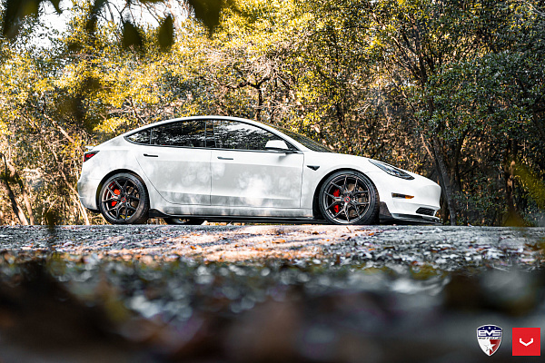 Фото дисков Vossen HF-5 Сатиновый графит на Tesla Model 3