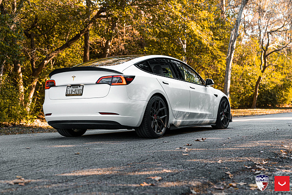 Фото дисков Vossen HF-5 Сатиновый графит на Tesla Model 3