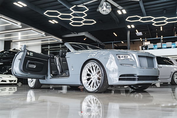 Фото дисков Anrky AN30 Глянцевый лак на Rolls-Royce Wraith