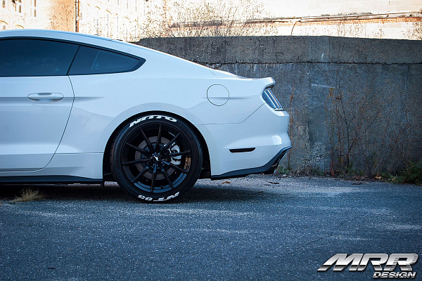 Фото дисков MRR M350 Черный глянец на Ford Mustang VI