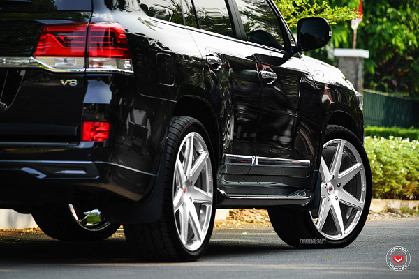 Фото дисков Vossen CG-207 Глянцевый лак на Toyota Land Cruiser 200
