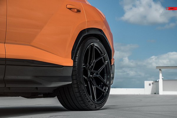Фото дисков Anrky S1-X4 Черный глянец на Lamborghini Urus