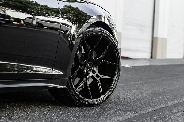 Фото дисков Giovanna Haleb Черный глянец на Audi A/S/RS 5 (F5)