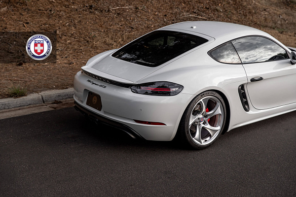 Фото дисков HRE 522M Глянцевый лак на Porsche Cayman III