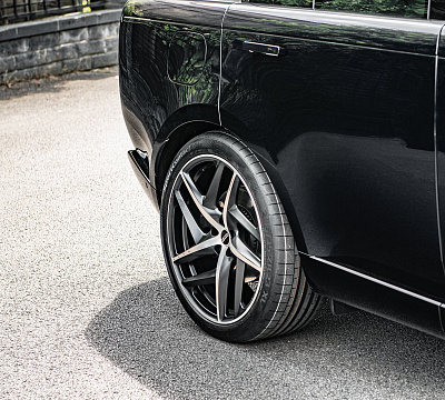 Фото дисков Kahn Type 52 RS на Range Rover V