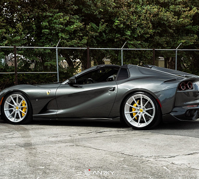 Фото дисков Anrky AN28 на Ferrari 812
