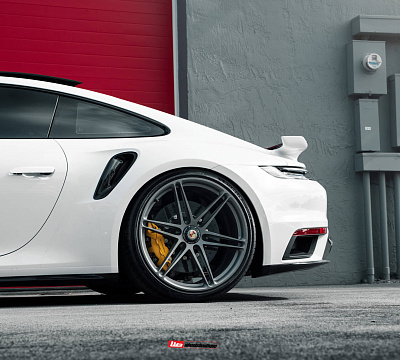 Фото дисков HRE P106 на Porsche 911 VIII