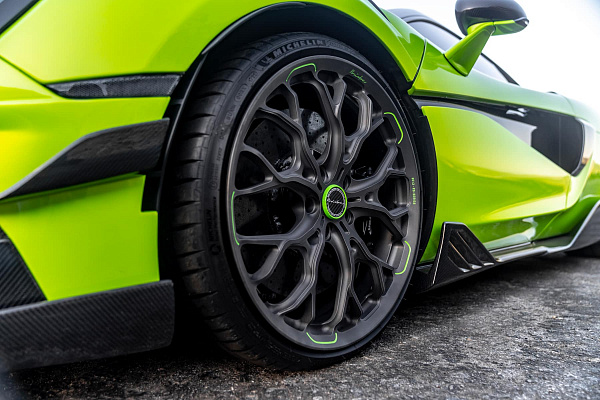 Фото дисков Brixton Forged PF14 R / RS Сатиновый темный лак на McLaren 600