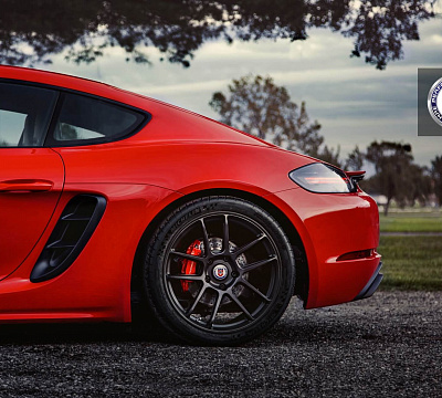 Фото дисков HRE RC104 на Porsche Cayman II