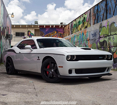 Фото дисков HRE 305M на Dodge Challenger III