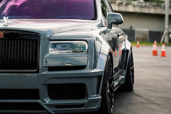 Фото дисков Anrky AN20 Черный глянец на Rolls-Royce Cullinan