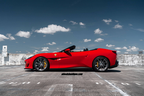 Фото дисков HRE S204 Глянцевый темный лак на Ferrari Portofino