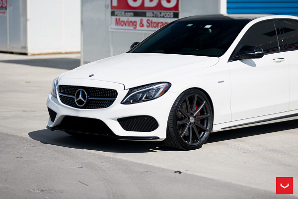 Фото дисков Vossen VFS-10 Глянцевый графит на Mercedes-Benz C-Class (W205)