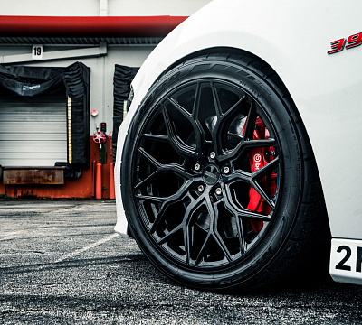 Фото дисков Vossen HF-2 на Dodge Charger VII