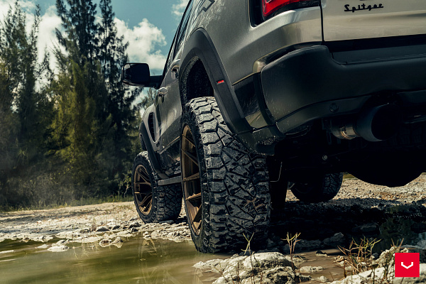 Фото дисков Vossen HF6-4 Сатиновое темное золото на Ram 1500 V