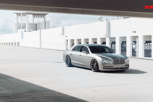 Фото дисков Anrky AN13 Глянцевый тонированный лак на Bentley Flying Spur II
