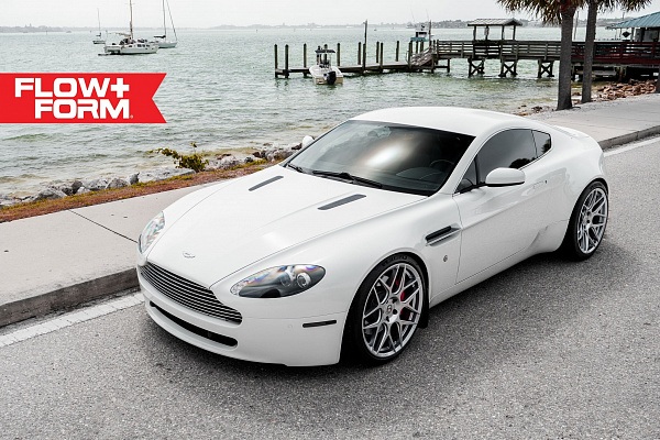 Фото дисков HRE FF01 Серебро на Aston Martin Vantage 3