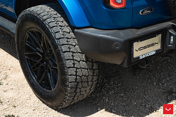 Фото дисков Vossen HF6-5 Черный глянец на Ford Bronco