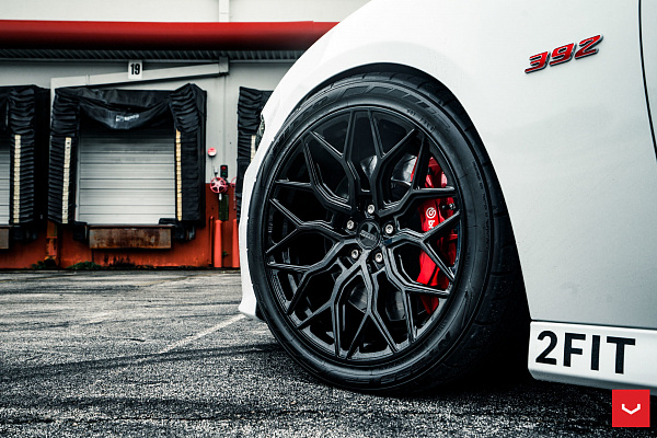 Фото дисков Vossen HF-2 Черный глянец на Dodge Charger VII