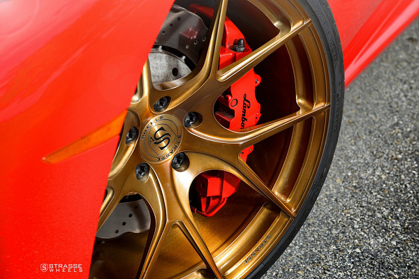 Фото дисков Strasse Wheels SM5R Deep Concave Monoblock Сатиновая медь на Lamborghini Huracan