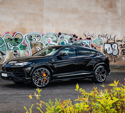 Фото дисков Kahn Type 53 на Lamborghini Urus